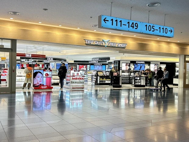 羽田空港 第３ﾀｰﾐﾅﾙ：出発　TIAT DUTY FREE CENTRAL