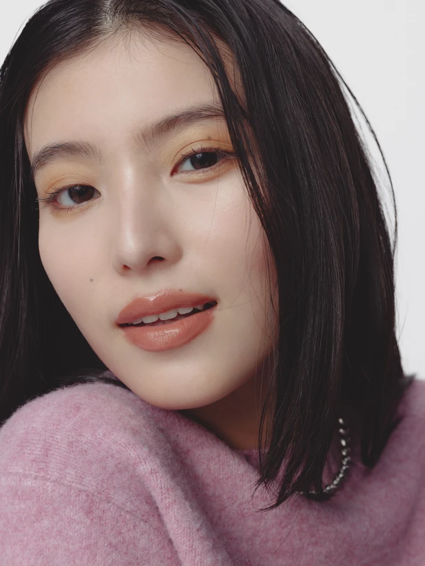 ユニクロ UNIQLO メンズニット スフレヤーンクルーネックセーター ベージュアイシャドウ メイク やり方