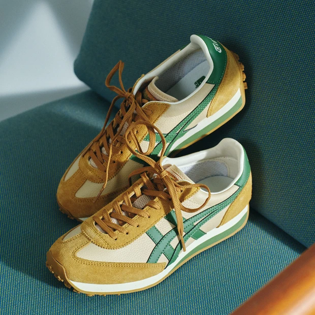 マキア 山本舞香 ヘルシー美活 美活 スニーカー Onitsuka Tiger