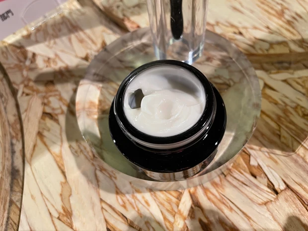 SUQQU ヴィアルム ザ スムージング クリーム