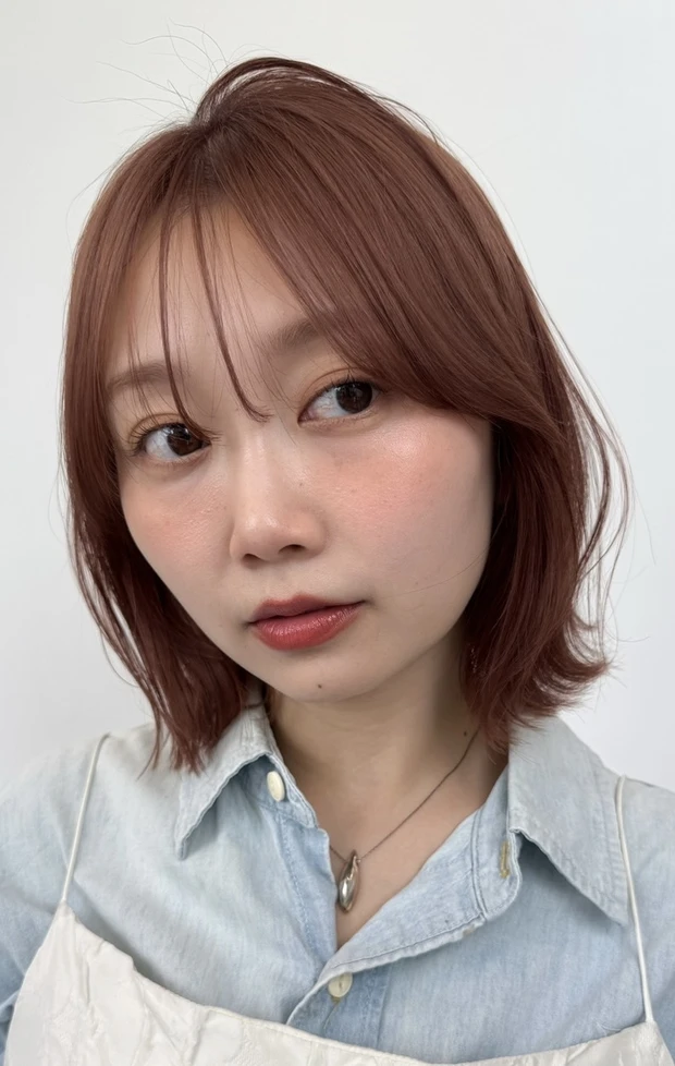 髪型　レイヤーボブ　ボブヘア　前髪あり　小顔ヘア　正面