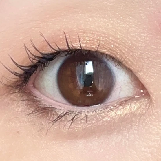 SUQQU シグニチャーカラーアイズ 14 夕琥珀でメイクした写真