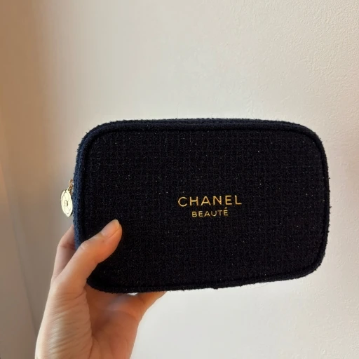 シャネル ホリデー限定 ポーチ