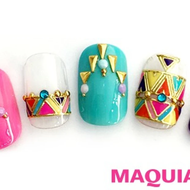 夏イベントの主役♪ ちょっと派手めの「トライバル★ネイル」でモードに可愛…