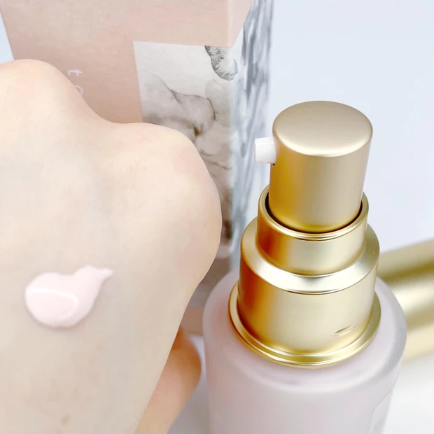 トーン ベース ルミネッセンス スウォッチ