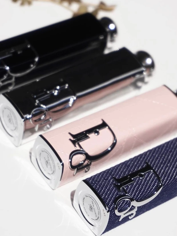 Diorホリデー限定品をスウォッチ。【クリスマスコフレ2022】華やかなクリスマスが今年もついに登場。_7_2