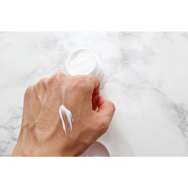 Carte'ヒルドイドの要は、製薬会社のマルホから医薬部外品として初めて供給した保水有効成分「ヘパリン類似物質HD」_3_1