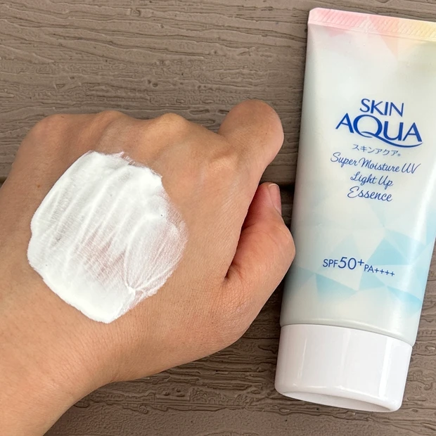 スキンアクア　スーパーモイスチャーUV ライトアップエッセンス