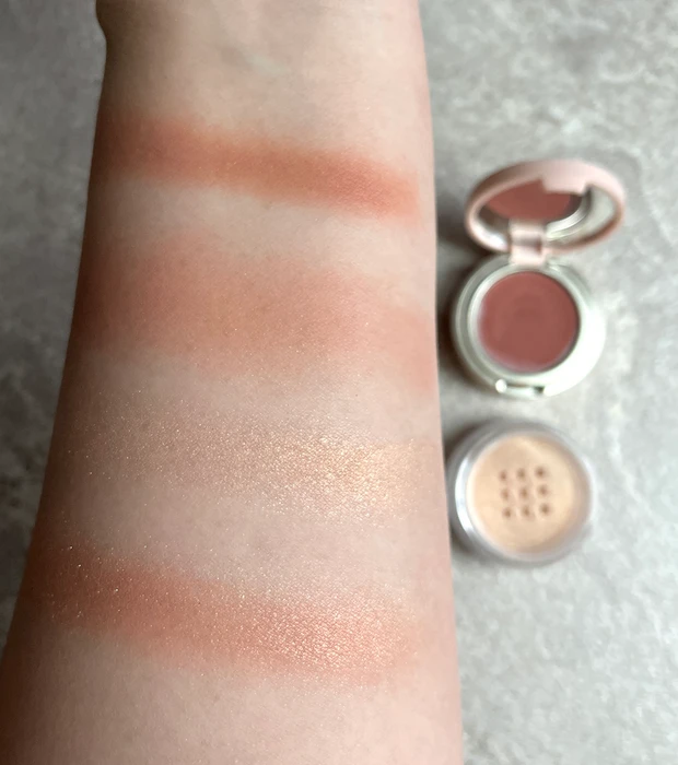 オンリーミネラル　ミネラルカラーズ アイシャドウ デュオ　02　リップセラム　01 ミネラルコスメ　カルミンフリー　スウォッチ