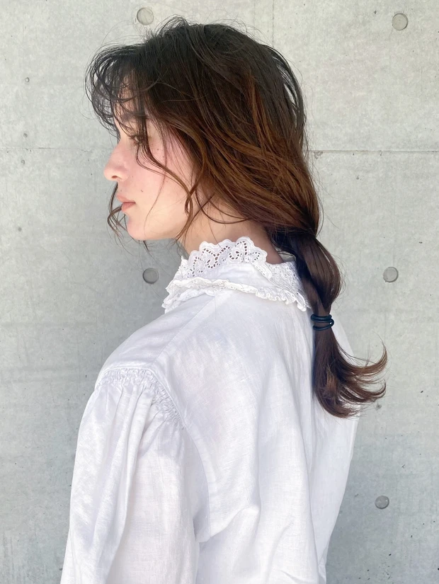 20代・20代 くせ毛風ラフウェーブミディアム アレンジ