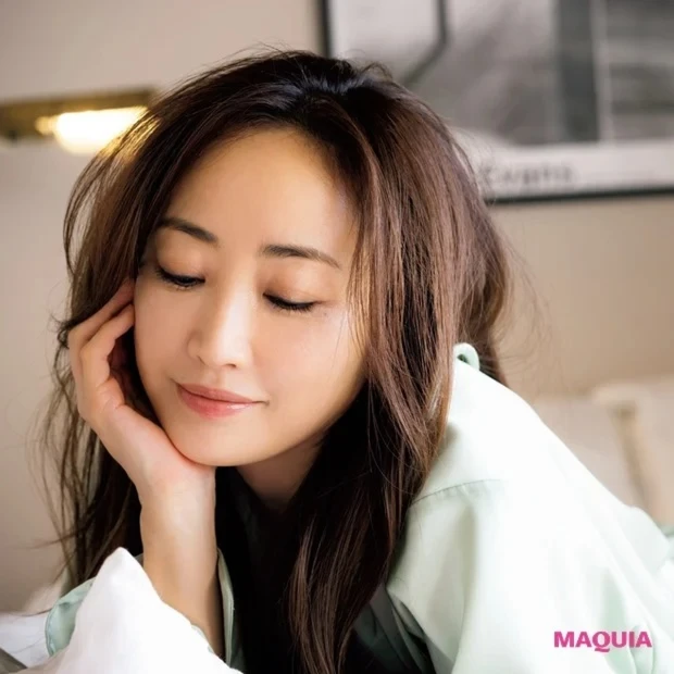 神崎 恵さんGALLERY