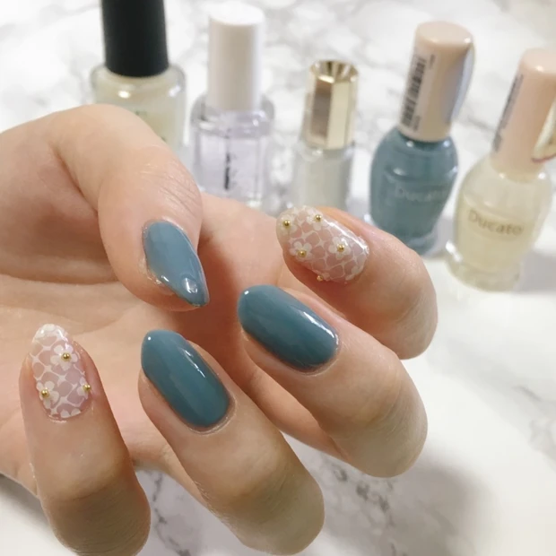 100均でゲット☆スタンピングプレートでシースルーレース風セルフネイルにチャレンジ！