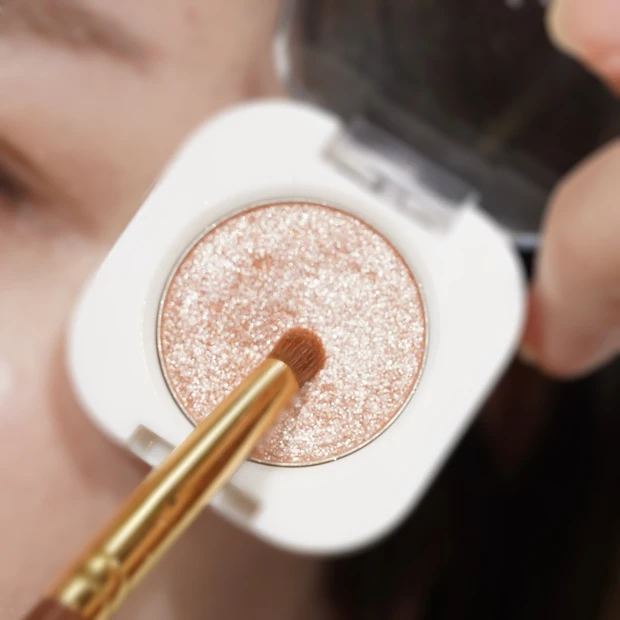 アイメイクの手順１