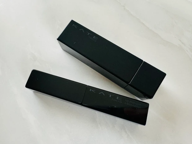 KATEのリップモンスターとリップモンスターカラートナーのパッケージ比較