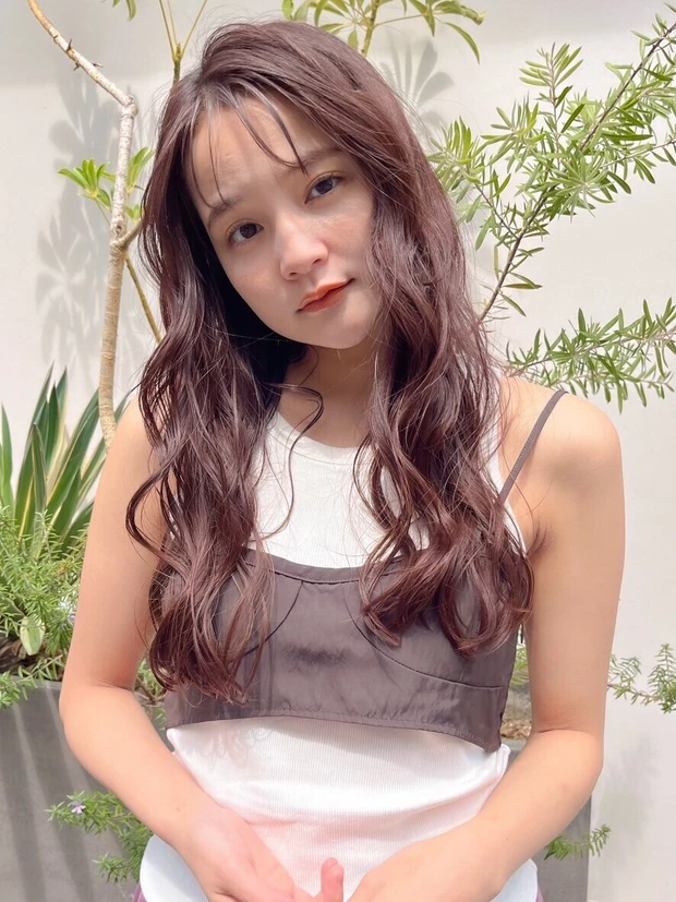 ヘアカタログ　ロング　ロングヘア　前髪あり　サイド