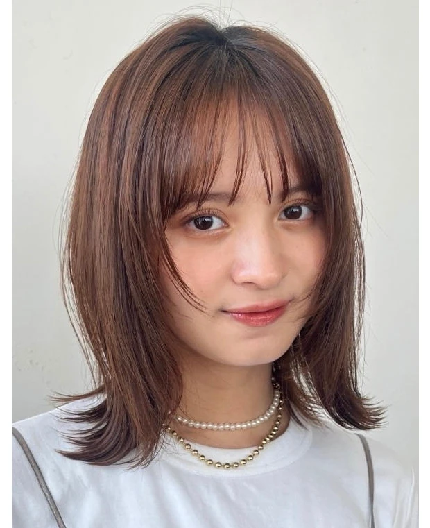 冬 ヘアカラー 明るめ アッシュブラウン ボブ