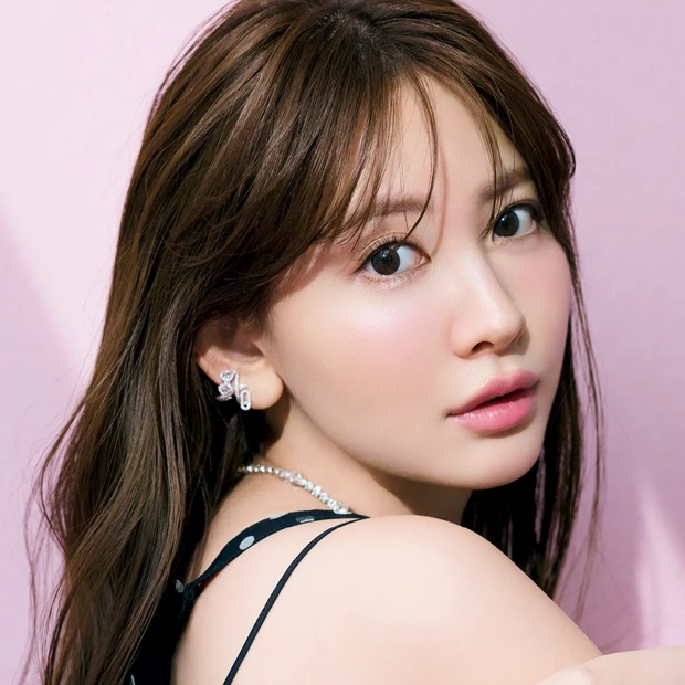 小嶋陽菜さんの表紙メイクを担当ヘア＆メイクが解説！マキア2026年6月号特別版はツヤ肌×セミマットリップ