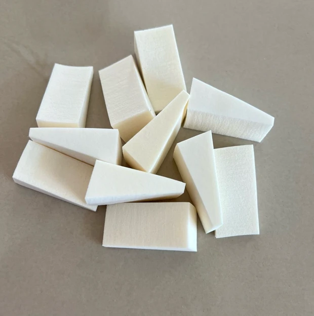 大容量でお得！メイクのりアップ 使い捨てスポンジ_2