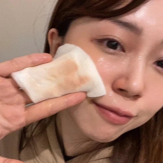 ついにクリスマスコフレの季節到来!【MAQUIA12月号】ゲットしたい限定アイテムは事前チェック必至!大人気キュレルの乳液ケアメイク落としが付録です♪_3_2