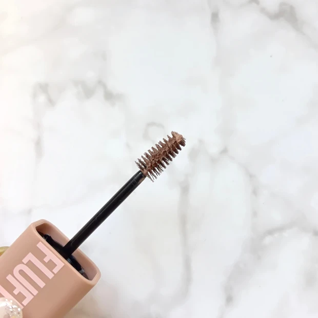 メイベリン ニューヨーク「SP フラッフ ブロウ ムース」のコンパクトブラシ