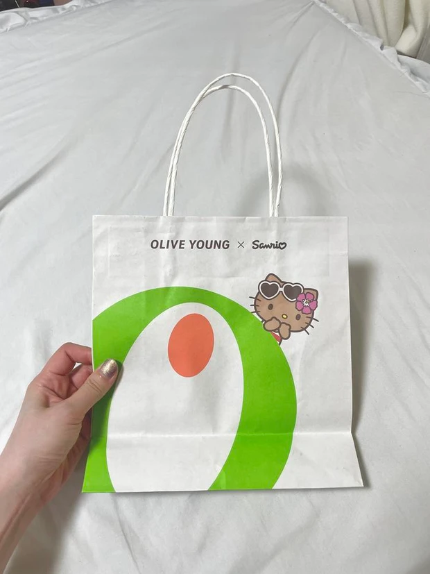 【オリーブヤング×サンリオ】ショッピングバッグ2
