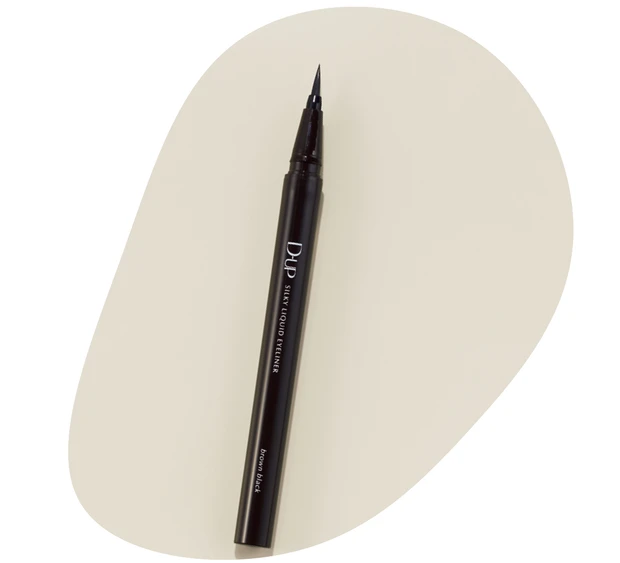 本田翼　崩さない　ベースメイク　D-UP　 シルキーリキッドアイライナーWP ブラウンブラック