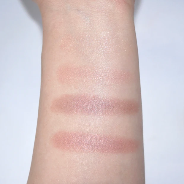 CANMAKE(キャンメイク)シルキースフレアイズ(マットタイプ)M06 リマグレージュ スウォッチ