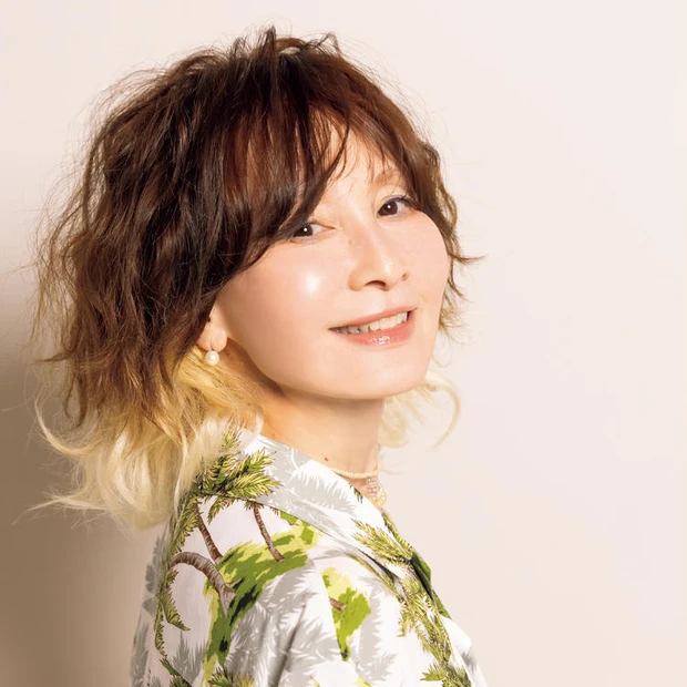 YOUさんに聞く、エイジレスでタフなマインドの秘密。「大事なのは、内臓のケア。つまり、“食”」