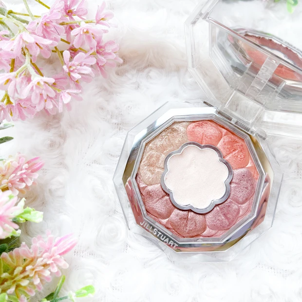 【ジルスチュアート】やっぱり可愛い♡持ってるだけでテンション上がるお花シャドウ