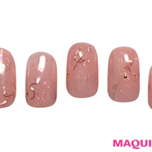 クールな輝きを秘めた、フェミニン「夏ピンク」ネイルが、今一番新しい！