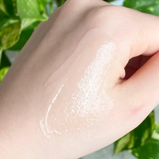 美容液のテクスチャ