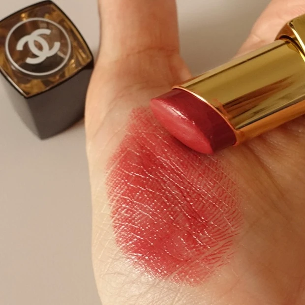 【赤リップ3選】既存色から選ぶ「一生推したい」運命レッド：①シャネル ルージュ ココ フラッシュ 164 フレイム