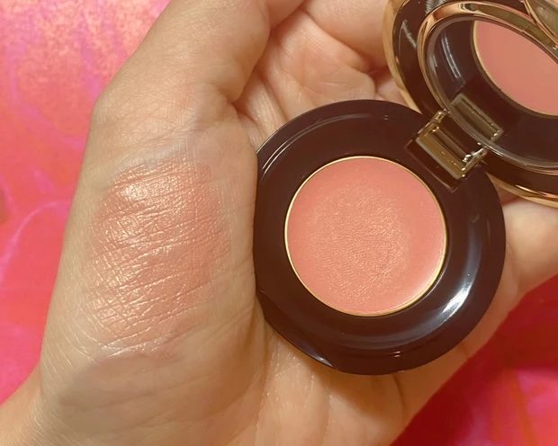 今年のクリスマスコフレはこれ!6品中2アイテムが現品!使いやすい大人っぽい色合いのコフレ_5