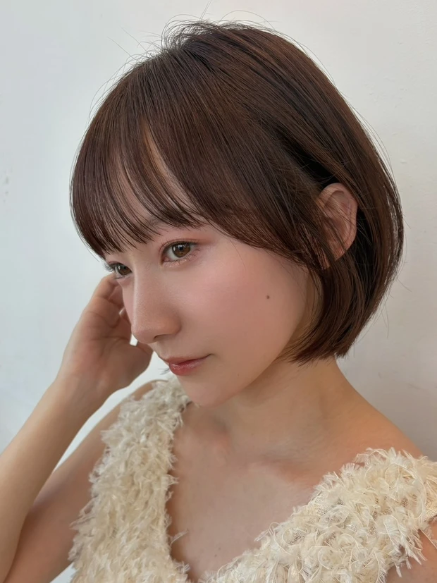 髪型　ミニボブ　ショートボブ　ボブヘア　小顔ヘア　前髪あり　サイド