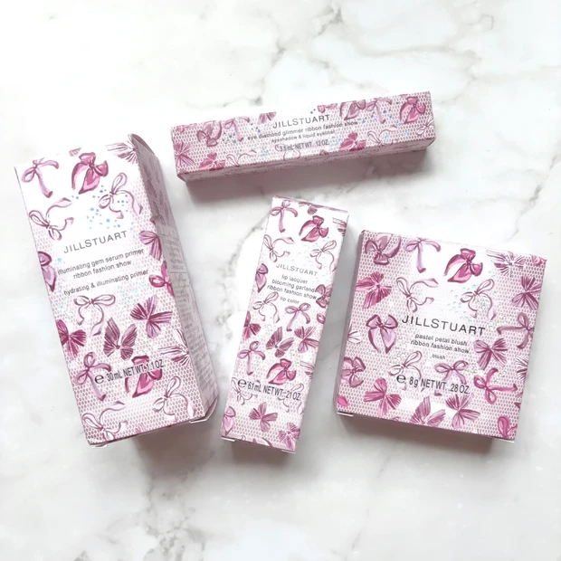 リボンデザインが可愛いジルスチュアートのクリスマスコフレ