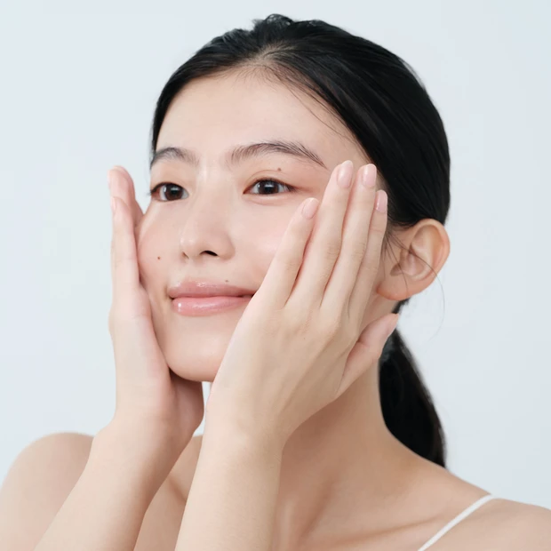 エトヴォス ミネラルインナートリートメントベース マカロンピンクの使い方➀　中野明海メイク