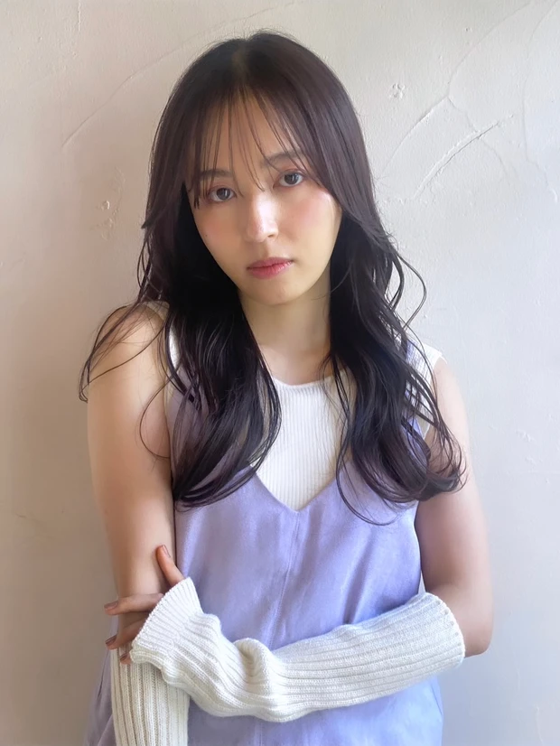 ロング　ヘア　髪型　ヘアスタイル　前髪あり　シースルーバング