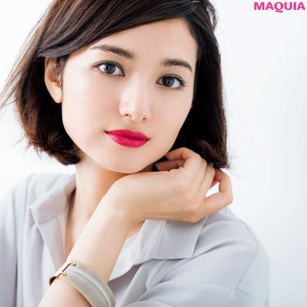 リップブーム到来中！ 最新レッドリップに似合うベストな目元は？