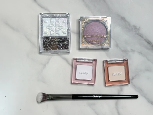 〈セザンヌ・キャンメイク・シピシピ〉質感で選ぶ、優秀プチプラハイライト3選｜なりたい印象別に使い分け！_1