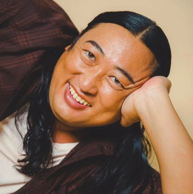 【6位】【秋山竜次さん】美肌のヒミツは「全身椿油」!心身のセルフメンテを語る〈インタビュー後編〉