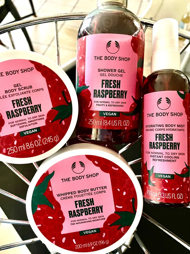 販売二日目、完売を予感。「ホイップドボディバター フレッシュラズベリー」ジェル以上でボディバター未満という絶妙。夏用ボディバター、最高。_3_2