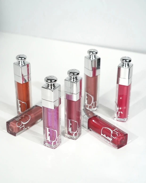 あの名品がリニューアル！待望の新作【新ディオールアディクトリップマキシマイザー】をブルベ夏のコスメオタクが徹底レビュー。"ブルベにおすすめカラー"や"バズったベージュ系カラー"をスウォッチ。_1_1