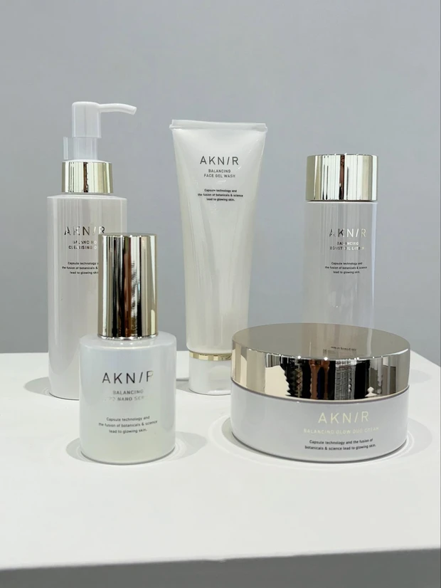 【新品】アクニー AKN/R 梨花さんプロデュース ヘアミスト 梨花さんプロデュース『AKNIR（アクニー）』からスキンケア