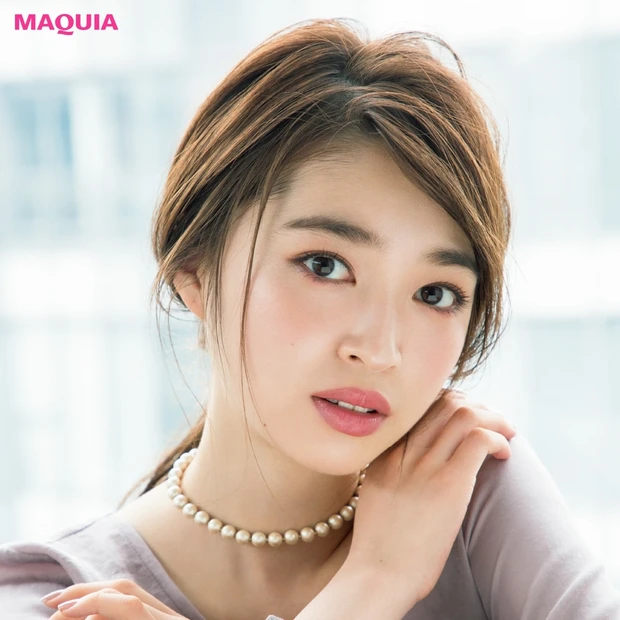 【本当に似合うタイプ別メイク】くすみ系ピンクブラウンでつくる、知的さと色…