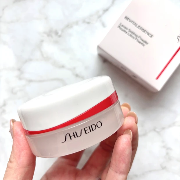 SHISEIDO エッセンス スキンセッティング パウダーの写真