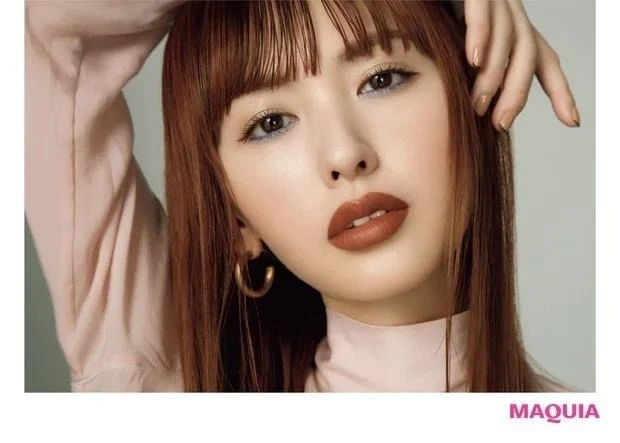 【美容ライター 森山和子さんが選ぶ秋メイク】2000年代のムードを纏うY2Kメイク_HOW TO MAKEUP