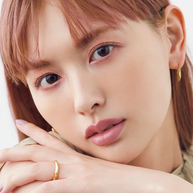 春は「地味カラフルメイク」が断然おしゃれ! マスクしててもハッとさせる目…