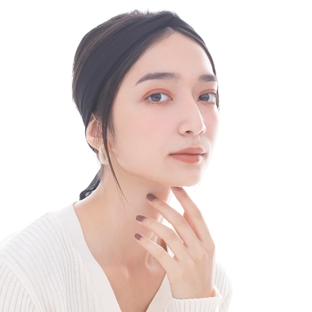 ヘア小物を使って朝のセットを短縮!
巻かなくても洒落る時短アレンジ2パターン
_8
