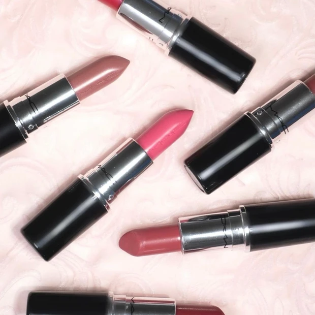 【MAQUIAインフルエンサーのオッス！推しコス】透け感たっぷりのMACのラスターガラス！色展開が豊富で艶のある唇がたまらない、、、_1_2