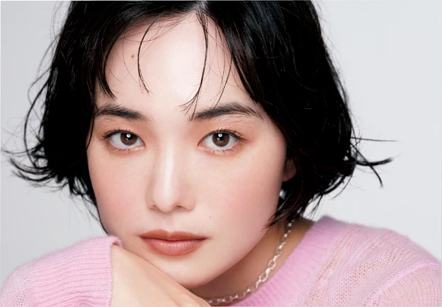 【奥二重のアイメイク】腫れぼったさ回避！ベージュ×ラメでホリを起こす長井式テク